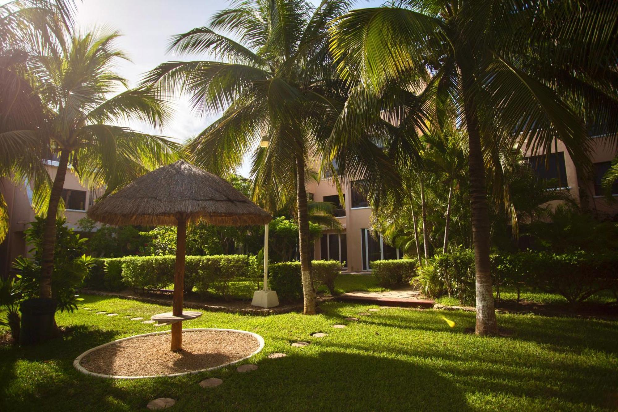 Cozy Loft With Pool, One Block From The Beach! Канкун Экстерьер фото